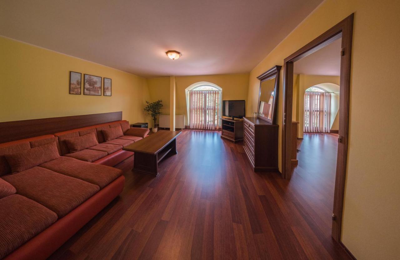 Hotel David Velke Bosany Dış mekan fotoğraf
